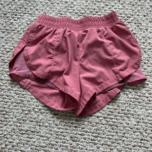 Lululemon Hotty Hot Short 2.5